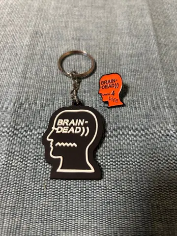 BRAIN DEAD 키링 핀즈 브레인 데드