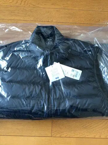 유니클로 울트라 라이트 다운 베스트 남성용 XXL 네이비 새상품