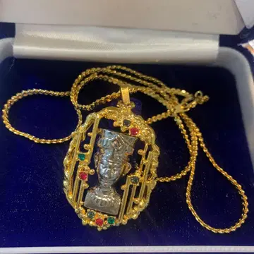 컬러풀 보석 달린 골드 컬러 목걸이