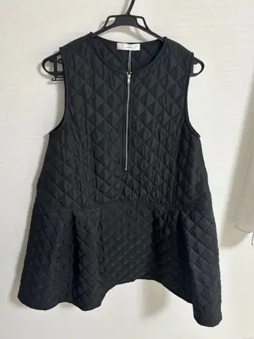 미사용 새상품 mite 슬리브리스 퀼팅 원피스