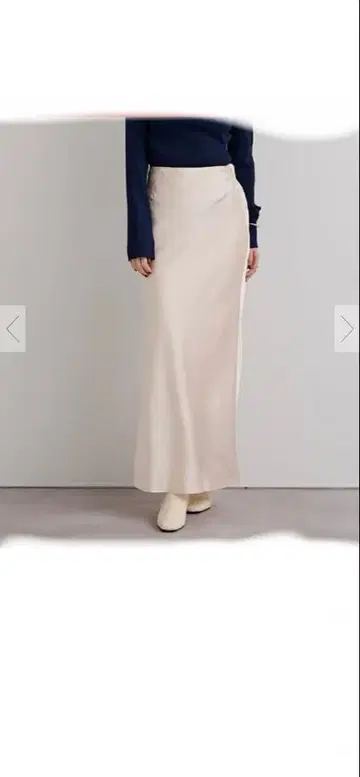 베이지 타이트 스커트 폴리에스테르 100%