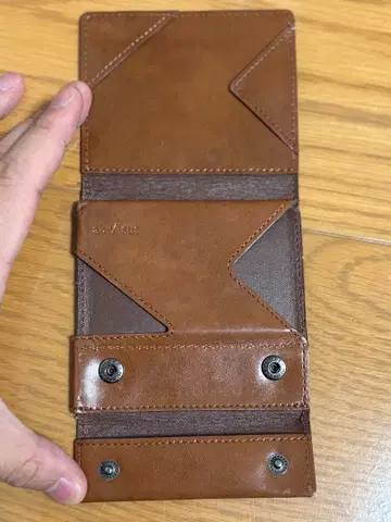 abrAsus (아브라사스) 얇은 지갑 브라운