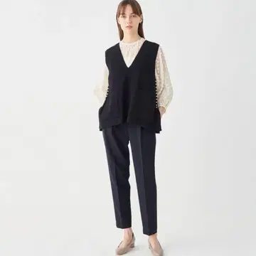 투모로우랜드 보르지 펄 콤비 V넥 베스트 네이비