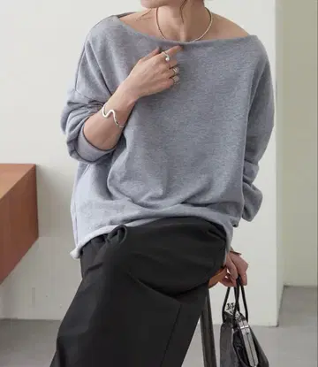 Omekashi 오프숄더 맨투맨