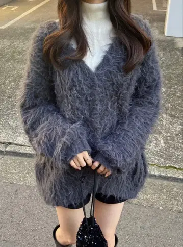 그레이 볼륨 퍼 가디건