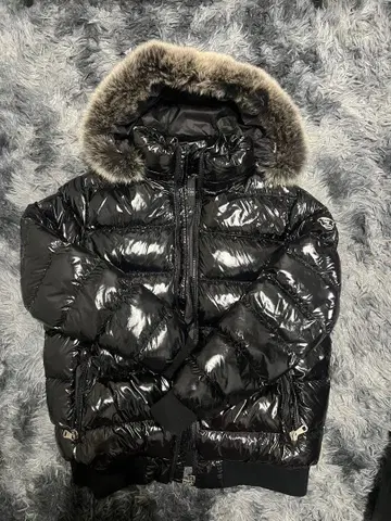 AVENUE GEORGE V 블랙 다운 자켓