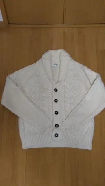 아이보리 케이블 짜임 가디건