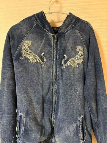 호랑이 자수 데님 스카잔 in the attic