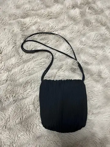 COS 코스 숄더백 복조리백 블랙 나일론 소재