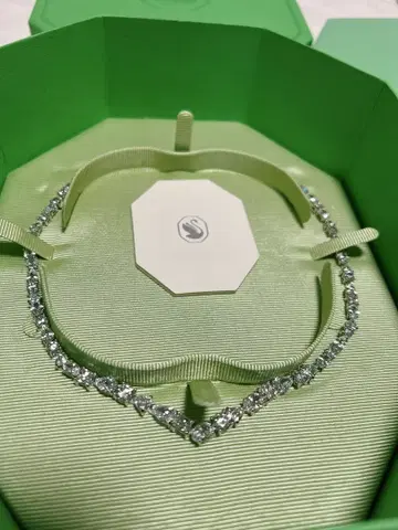 스와로브스키 Mesmera 목걸이 믹스컷, 화이트