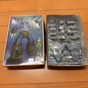 반다이 1/144 시온함 모빌슈트 즈고크