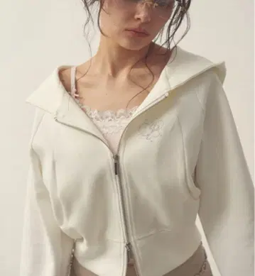 페키 류 pellicule 후드티 motif stone PK