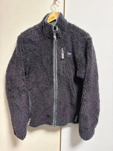 파타고니아 클래식 레트로 가디건 타카하시 잇세이 착용