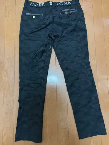 마크앤로나 스컬 올 패턴 블랙 L 사이즈