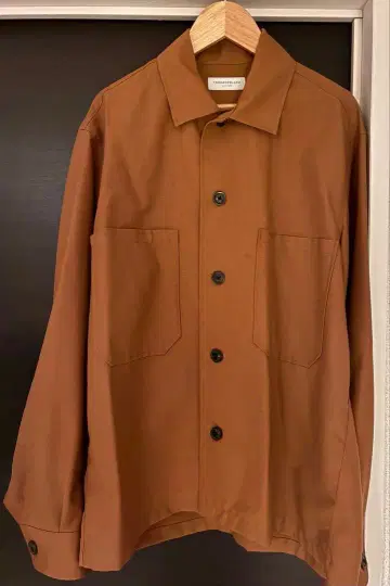 [ TOMORROWLAND ] 브라운 셔츠