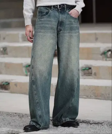 VINTAGE WASHED CURVED DENIM S 사이즈