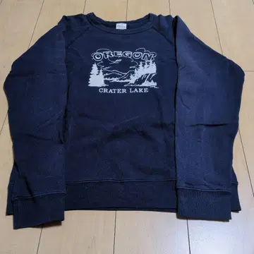 크레이터 호수 디자인 트레이닝복 네이비