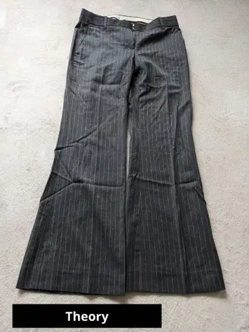 theory 스트라이프 플레어 팬츠 다크 그레이