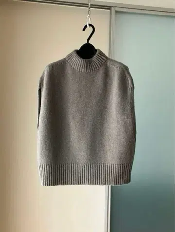 클리닝 완료 GALERIE VIE 파인 울 빌드넥 베스트