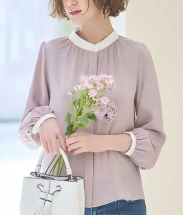 새상품급 루일 에 부티크 펄 바이컬러 블라우스