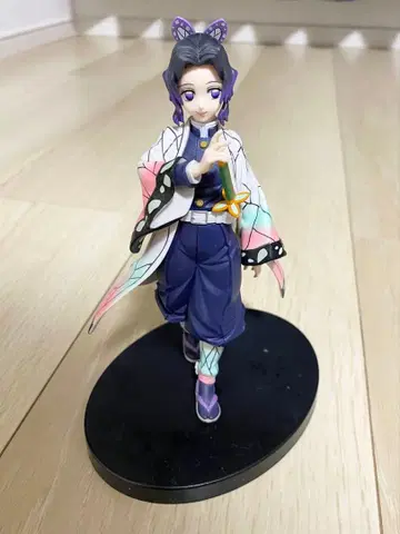 귀멸의 칼날 코쵸우 시노부 피규어