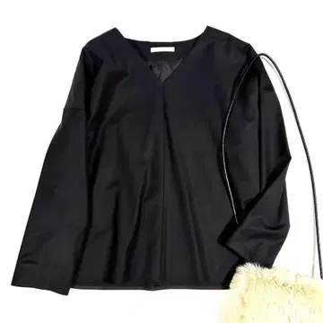 [ 새상품급 ] GALERIE VIE 울 풀오버 블라우스 투모로우랜드