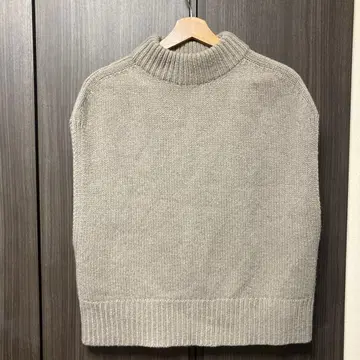울 100% 그레이 하이넥 니트 베스트