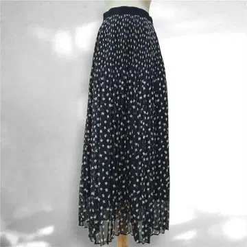 새상품급 룰루윌비 모노톤 플라워 셰시 플리츠 롱 스커트 꽃무늬 블랙