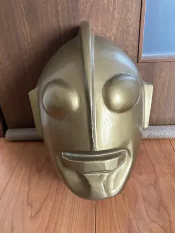 울트라맨 벽걸이 저금통