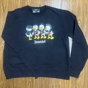 DOMREBEL 블랙 맨투맨