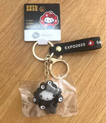 간사이 만박 블랙 미야쿠 변신 산리오 키링 키티