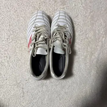 미즈노 축구화 스파이크 화이트/레드