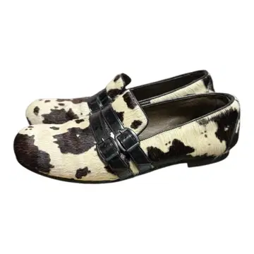 카우 패턴 소가죽 로퍼 버클 포함