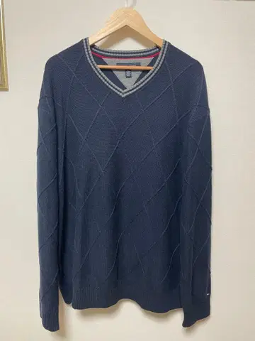 TOMMY HILFIGER 네이비 V넥 니트