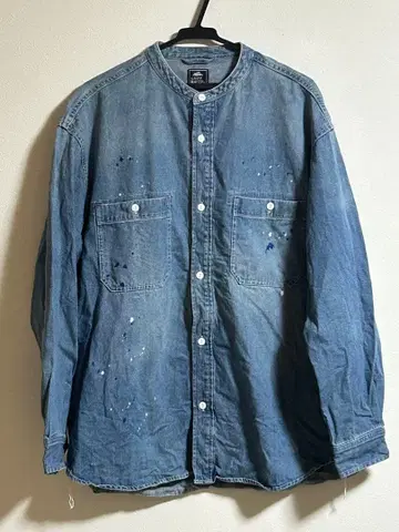 [아우터 아래에] 클리프메리어 페인트 데님 셔츠 노카라