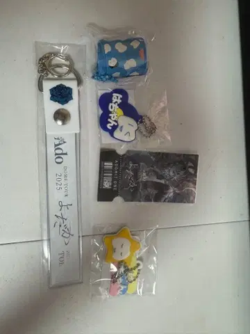 Ado 요다카 회장 한정 Ado 가챠 티켓 카드 외 은색 테이프