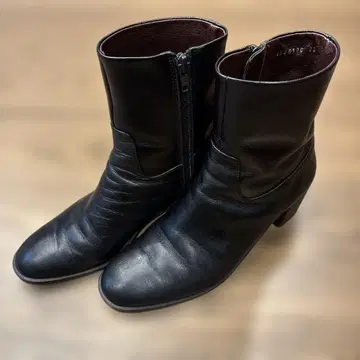 MARGARET HOWELL 숏부츠