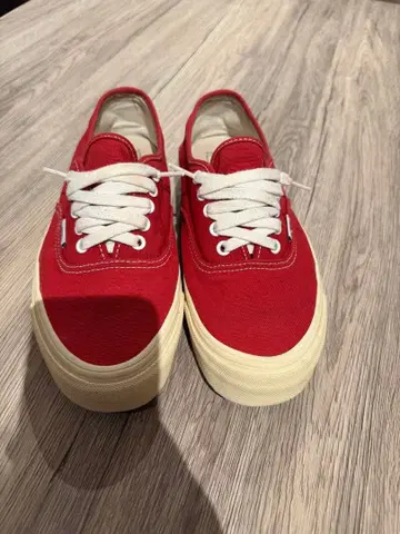 VANS 레드 캔버스 스니커즈