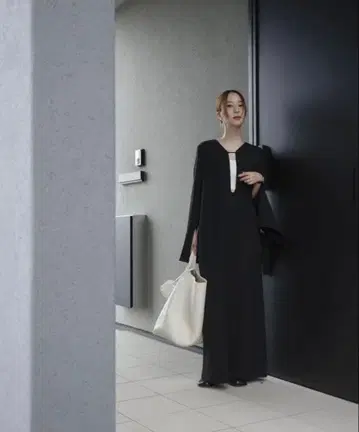 [ louren ] 슬릿 슬리브 플레어 드레스 S 사이즈