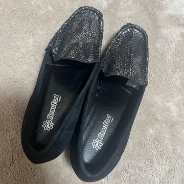 BeauFort 스네이크 스킨풍 로퍼