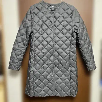 유니클로 울트라 라이트 다운 컴팩트 노카라 퀼팅 코트 그레이