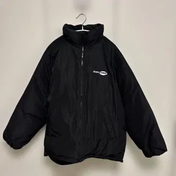 로데오 크라운즈 블랙 다운 자켓