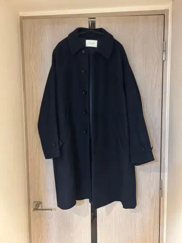 PUBLIC TOKYO 네이비 울 코트