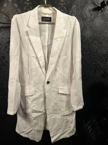 Tornado Mart. 화이트 롱 코트