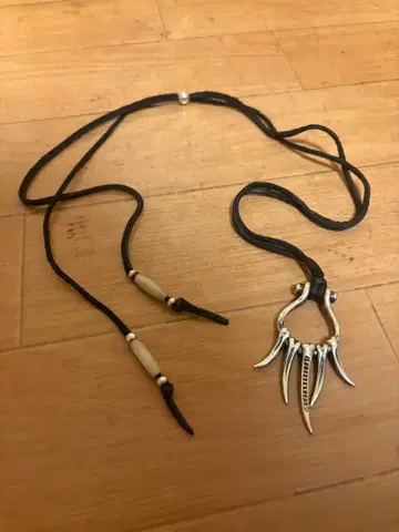 비자르 bizarre 실버 925 목걸이 탑 손톱 송곳니