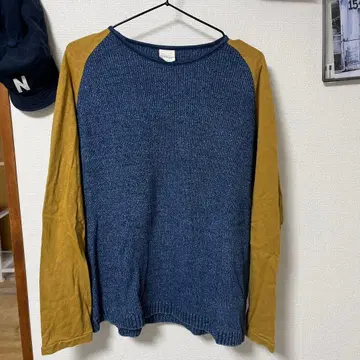 tsumugu M 네이비/머스타드 래글런 슬리브 니트