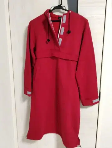 Lovers Lane 후드 부착 레드 원피스