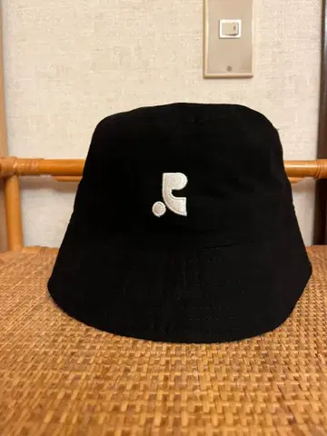Rest & Recreation 버킷햇 블랙