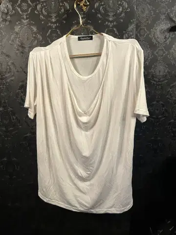 TornadoMart 화이트 드레이프 T셔츠 반팔