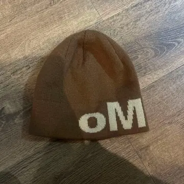 브라운 니트 모자 oMA 비니